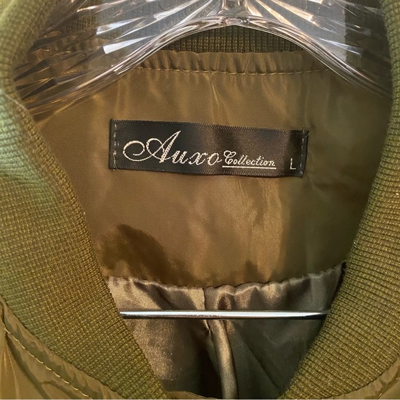 Auxo Collection Army Green Jacket. Size large - Picture 3 of 4